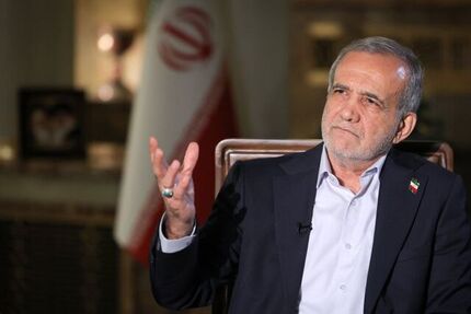 پزشکیان: با وحدت و انسجام باید کاری کنیم که نیازی به نگاه به غرب و دنباله‌روی از آنها نباشیم