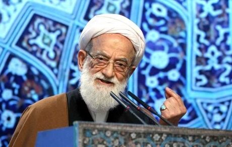  آیت‌الله امامی‌کاشانی: دنیای استکبار برای فرهنگ و سیاست ملت ایران برنامه‌ریزی کرده است/مسئولان با قاچاق مقابله کنند 