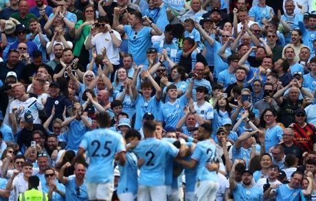 منچسترسیتی با تیم دوم هم چلسی را برد / جشن قهرمانی با هواداران تیم پپ