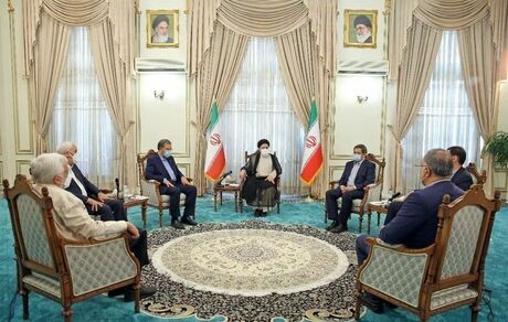 دیدار  رییس‌جمهور منتخب با کاندیداهای دیگر انتخابات ریاست جمهوری ۱۴۰۰