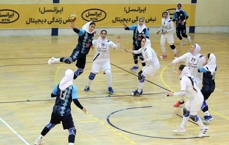 لیگ برتر هندبال بانوان: سنگ آهن بافق کماکان در صدر