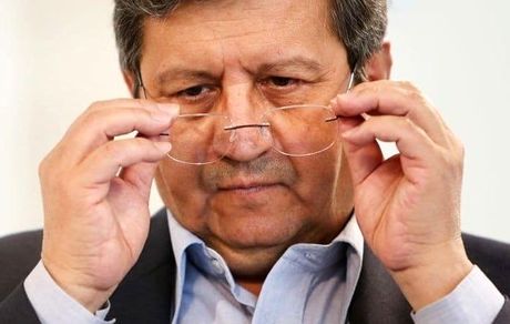 همتی: تعرفه واردات آیفون بیشتر از ۳۰ درصد نیست 