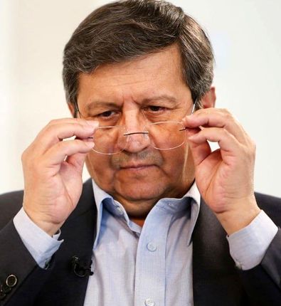 همتی: تعرفه واردات آیفون بیشتر از ۳۰ درصد نیست 