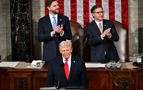 ترامپ: ترجیحم برای ایران، دیپلماسی است / دموکرات‌ها درحال نابود کردن آمریکا هستند