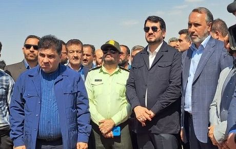 پروژه احداث قطعه دوم اتصال خفر به شبکه ریلی کشور کلید خورد