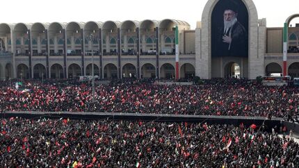 سی ان ان: صدها هزار نفر در گرما در روز دوم مراسم تشییع رهبر شهید ایران شرکت کردند