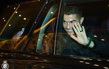 مزایده پیراهن امضا شده رونالدو به نفع زلزله‌زدگان ترکیه