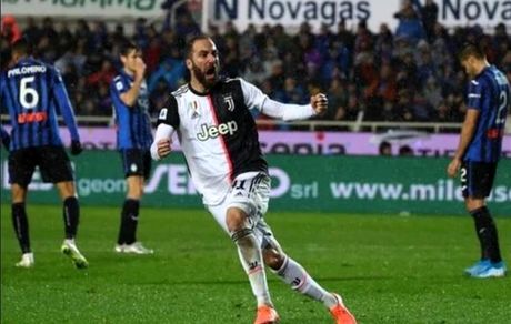  یوونتوس با درخشش ایگواین آتالانتا را شکست داد 