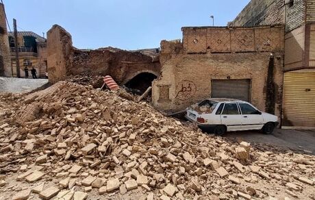 ریزش ۲ خانه قدیمی در دزفول