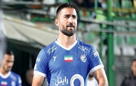 باشگاه تراکتور، ستاره استقلال را جذب کرد
