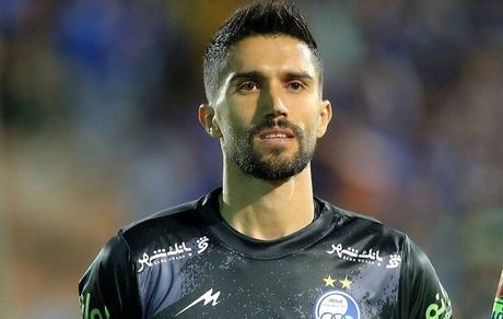 گلر کاپیتان استقلال قرارادش را تمدید کرد