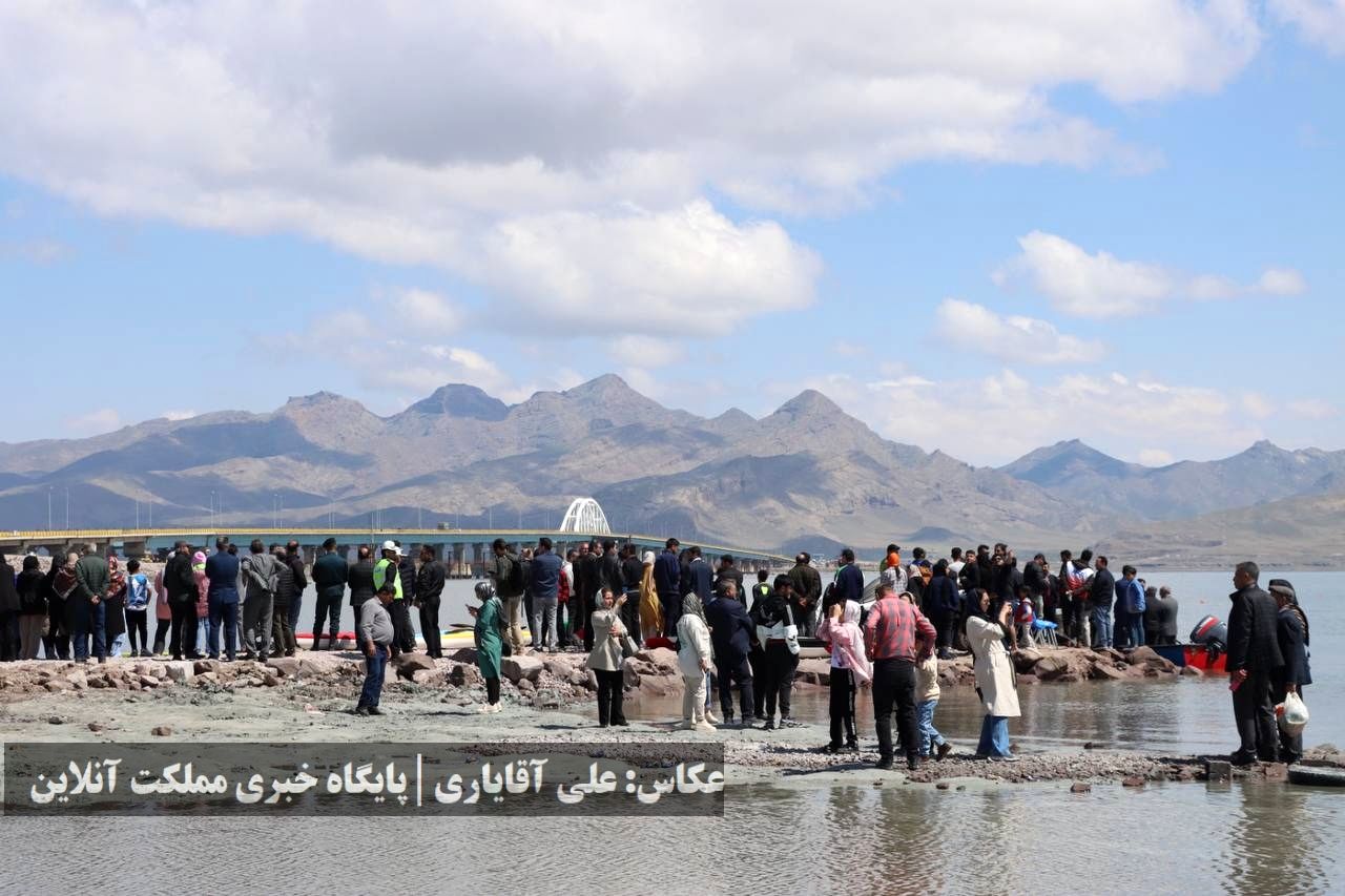  جشنواره فرهنگی، ورزشی و تفریحی دریاچه ارومیه با استقبال ۱۵ کیلومتری برگزار شد 