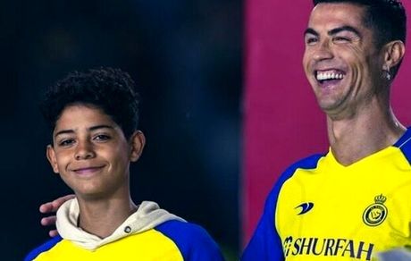 رونالدو به بازیکنان منچستر: به عربستان بیایید