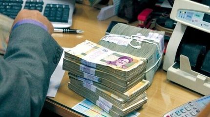 وعده افزایش بیشتر حقوق کارمندان دولت و کارگران در سال آینده