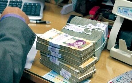 وعده افزایش بیشتر حقوق کارمندان دولت و کارگران در سال آینده