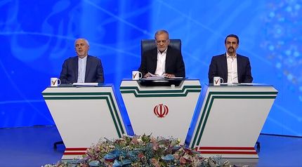 در میزگرد سیاسی: پزشکیان: ایران را بخشی از راه حل مسائل جهان می‌کنیم، نه مشکل / ظریف: دولت روحانی توانست ایران را سربلند کند