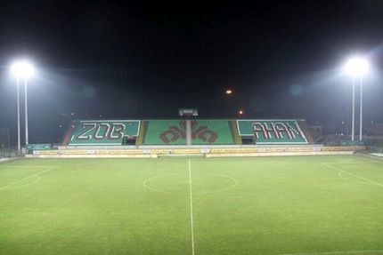 ورزشگاه فولادشهر تا ۱۲ روز دیگر آماده می‌شود
