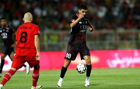 هافبک پرسپولیس برای جدایی توافق نکرد
