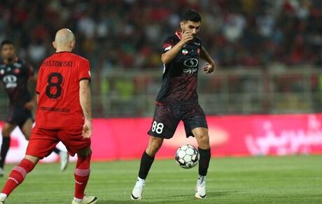 هافبک پرسپولیس برای جدایی توافق نکرد