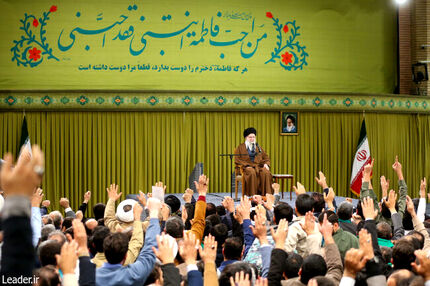 لزوم تغییر آرایش تبلیغاتی و رسانه‌ای در برابر تلاش دشمن برای تسخیر دل ها و مغزها
