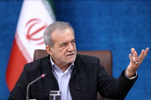 رئیس جمهور: اختلافات را کنار بگذاریم / بازیچه دست اسرائیل و آمریکا نشویم / دشمنان، تسلیم جمهوری اسلامی را به خواب خواهنددید