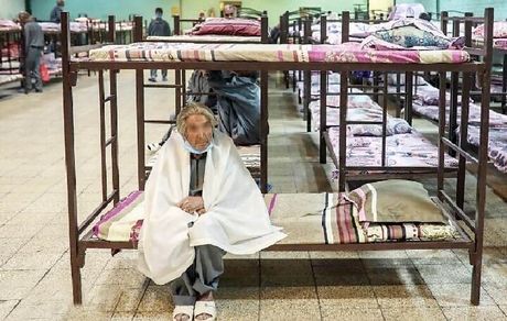 تلاش برای جمع آوری اتوبوس خوابان/پذیرش نیم میلیون نفر در گرمخانه‌های پایتخت