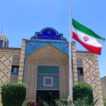 شایعه فرصت یک هفته‌ای به اعضای سفارت ایران برای ترک قطر تکذیب شد