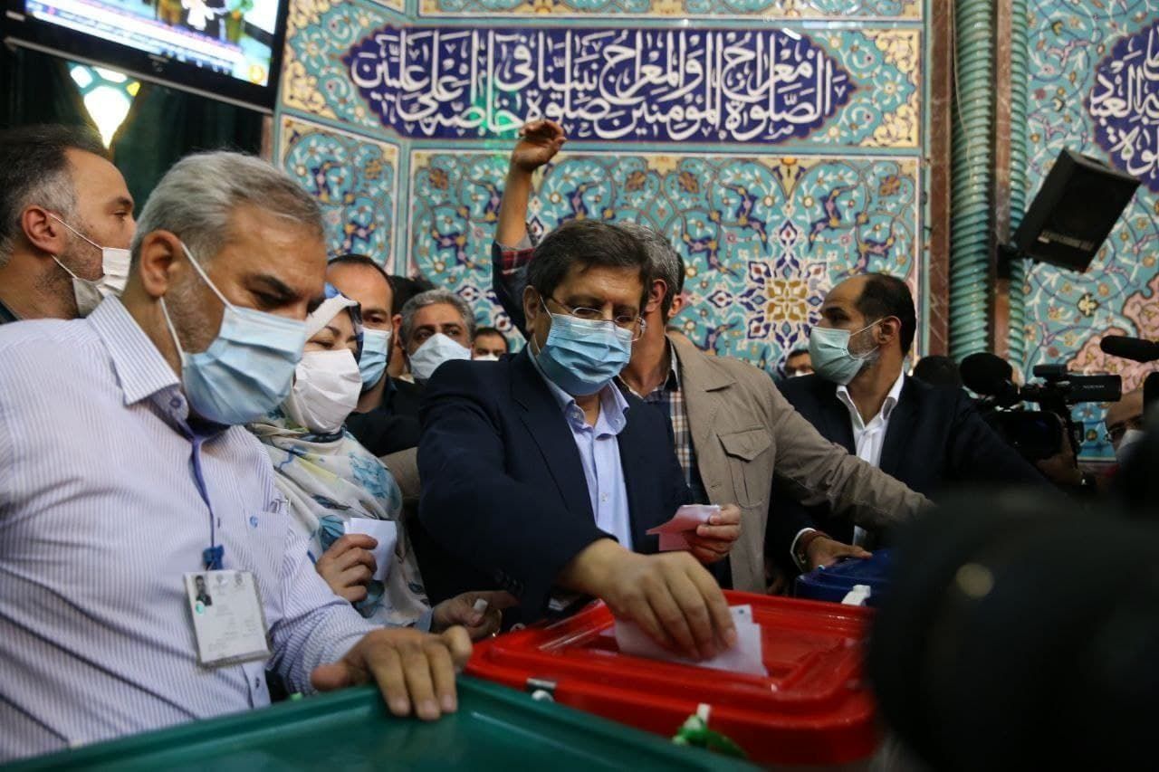 تصاویری از حضور پرشور در صف‌های رای‌گیری انتخابات ۱۴۰۰ / بخش اول