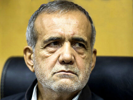 انتقاد تند پزشکیان از رئیس جمهور: قیمت مرغ و برنج را به قبل برگردانید ما می‌گوییم دولت خوب است