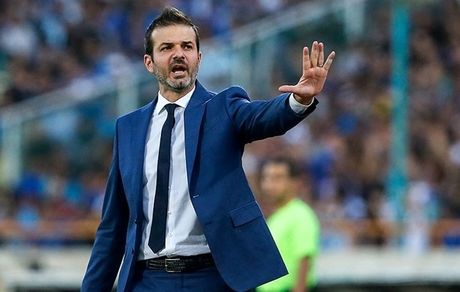 استراماچونی ایران را ترک کرد 