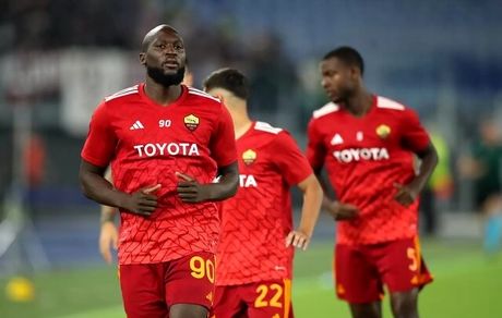 سردار بازی نکرد / رم حریفش را در هم کوبید