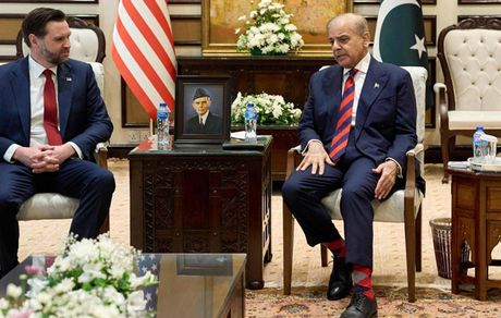 روزنامه آمریکایی مدعی مذاکره ایران و آمریکا در روز جمعه شد