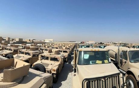 تحویل کمک‌های نظامی ائتلاف بین‌المللی به اقلیم کردستان عراق