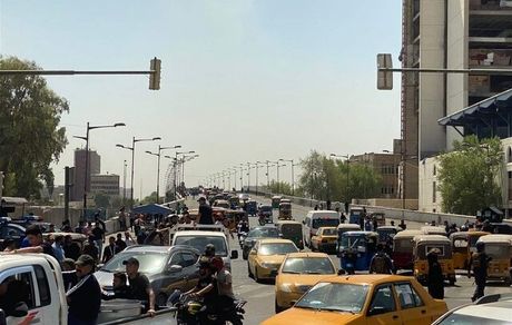 آغاز خروج حامیان صدر از منطقه سبز بغداد/ منع آمد و شد در عراق لغو شد