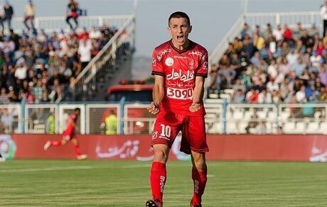فرشاد دوباره به آغوش پرسپولیس برگشت