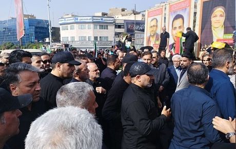 حضور رئیس جمهور کشورمان در مراسم تشییع شهدای اقتدار