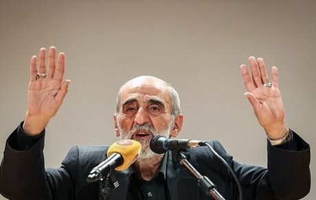 عذرخواهی حسین شریعتمداری از آیت الله سیستانی