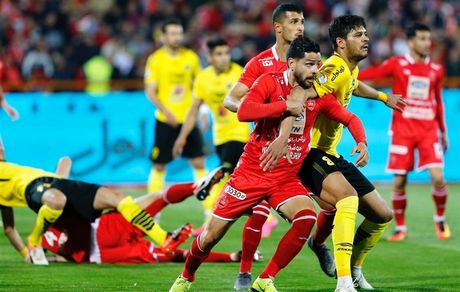 بازی پرسپولیس و سپاهان به تعویق افتاد