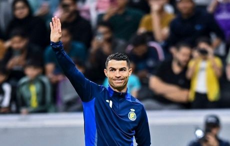 رونالدو در عربستان می‌ماند
