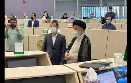 کاندیدای ریاست جمهوری به تالار بورس تهران رفت