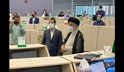 کاندیدای ریاست جمهوری به تالار بورس تهران رفت