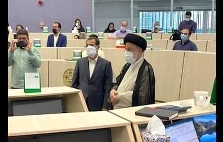 کاندیدای ریاست جمهوری به تالار بورس تهران رفت