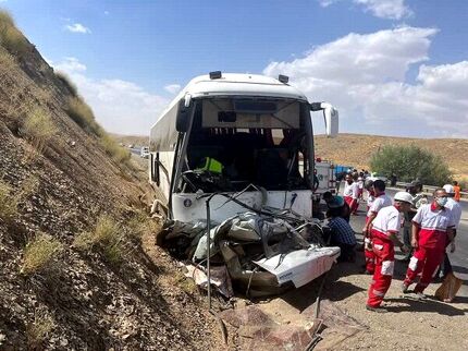 حادثه برای زائرین اربعین در جاده مرز مهران / ۴۳ نفر مصدوم شدند