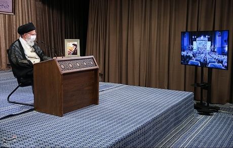 رهبر انقلاب: قبول قطعنامه از سوی امام مدبرانه و عاقلانه بود