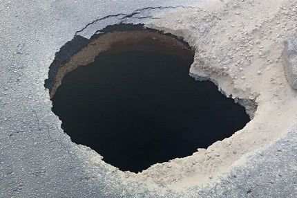 فرونشست ۴ متری در اصفهان / علت: ترکیدگی لوله آب