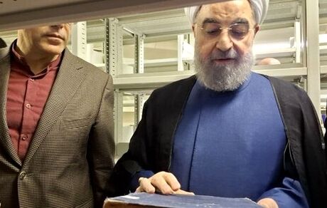 حسن روحانی، ۲۵ هزار نسخه کتاب را به کتابخانه ملی اهدا کرد