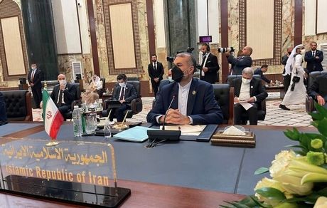 بر تحقق صلح از طریق گفت‌وگوی درون منطقه‌ای تاکید داریم/ از نبود سوریه در این جمع متاسفم