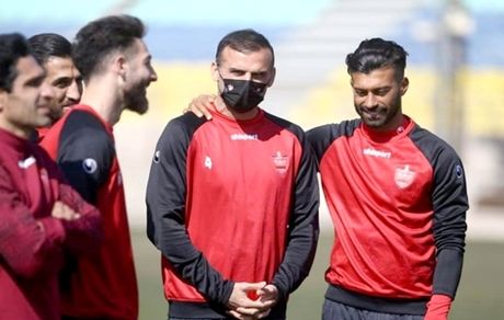 کارت بازی بازیکن جدید پرسپولیس صادر شد