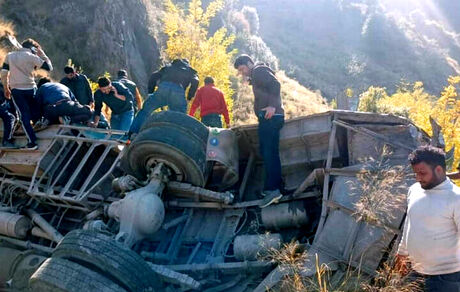 کشته شدن ۱۸ تن در واژگونی خودرو در شهر کبیردام هند