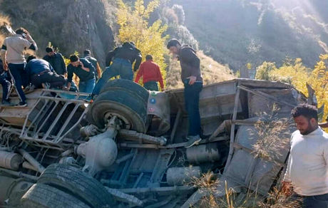 کشته شدن ۱۸ تن در واژگونی خودرو در شهر کبیردام هند